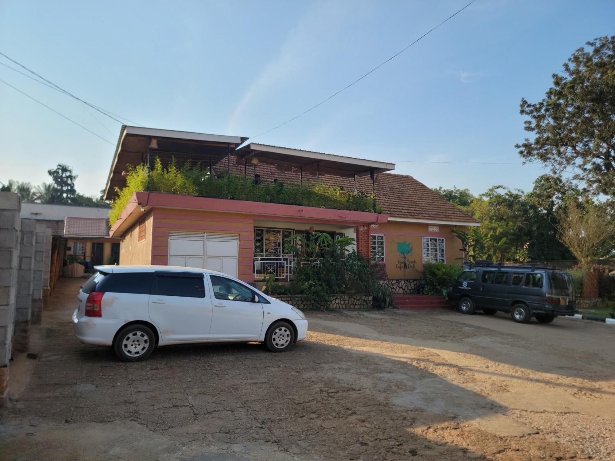 Grassroots Cafe & Deli Bed & Breakfast Masaka Dış mekan fotoğraf
