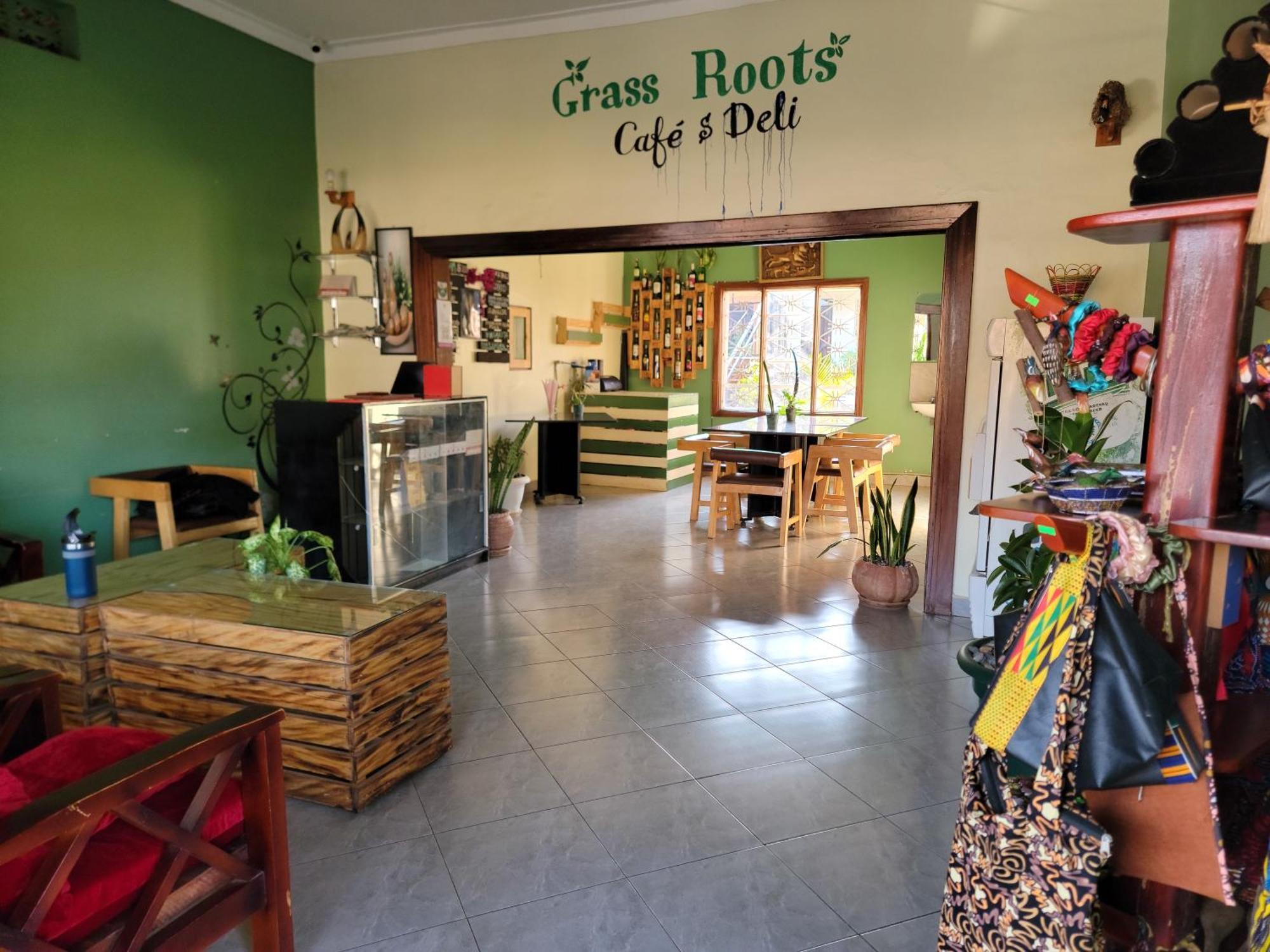 Grassroots Cafe & Deli Bed & Breakfast Masaka Dış mekan fotoğraf