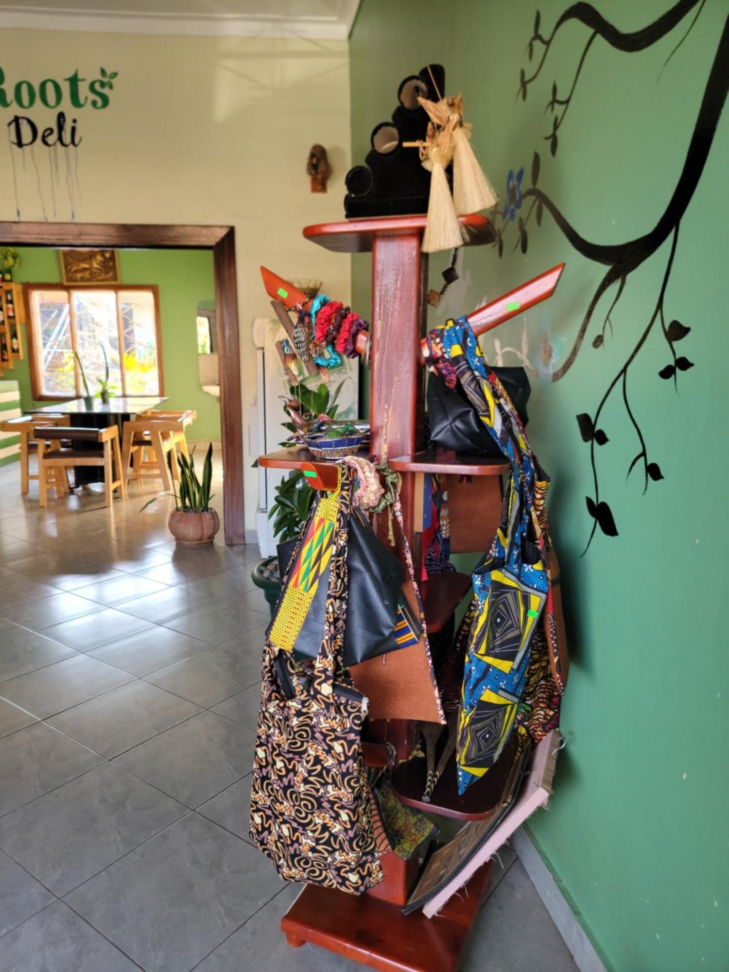 Grassroots Cafe & Deli Bed & Breakfast Masaka Dış mekan fotoğraf